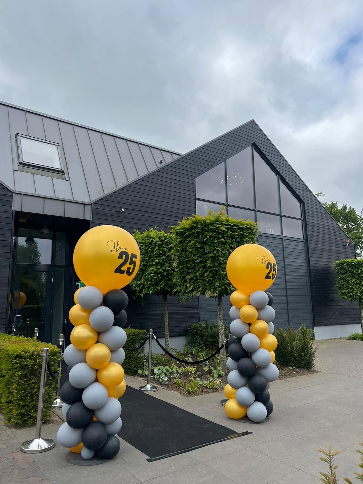 Elegant BV heeft 2 Juni haar 25 jarig jubileum gevierd